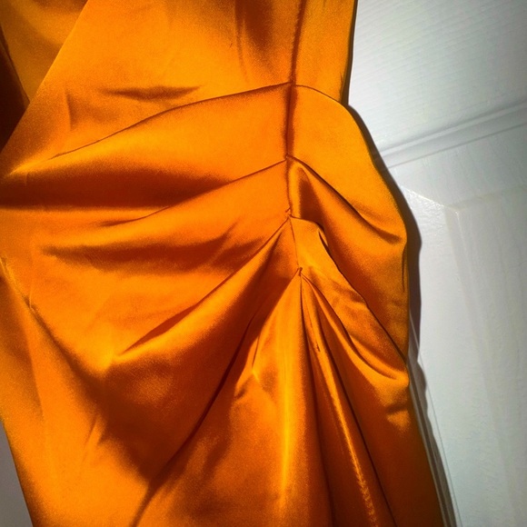House of Harlow 1960 Size Large Cocktail dress Silky Satin Fabric in Rich Amber - Picture 10 of 15